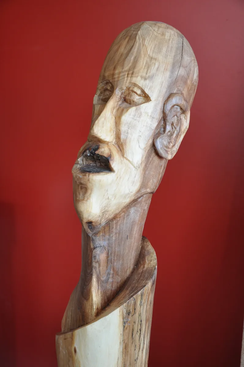 Skulptur Hiob – Holzfigur mit ausdrucksstarker Kopfhaltung